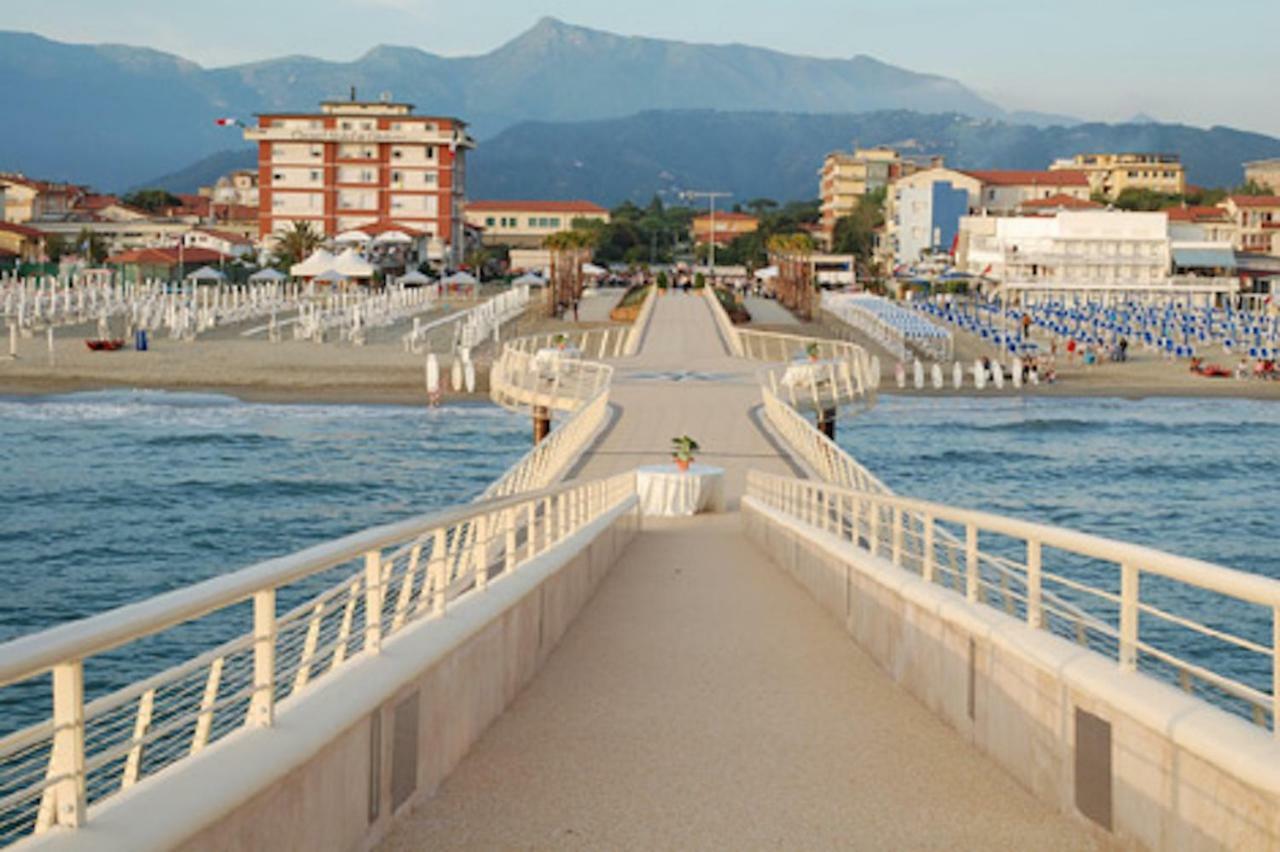 Appartamento Abate Lido di Camaiore Buitenkant foto