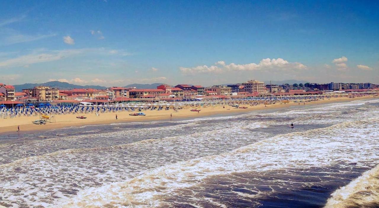 Appartamento Abate Lido di Camaiore Buitenkant foto
